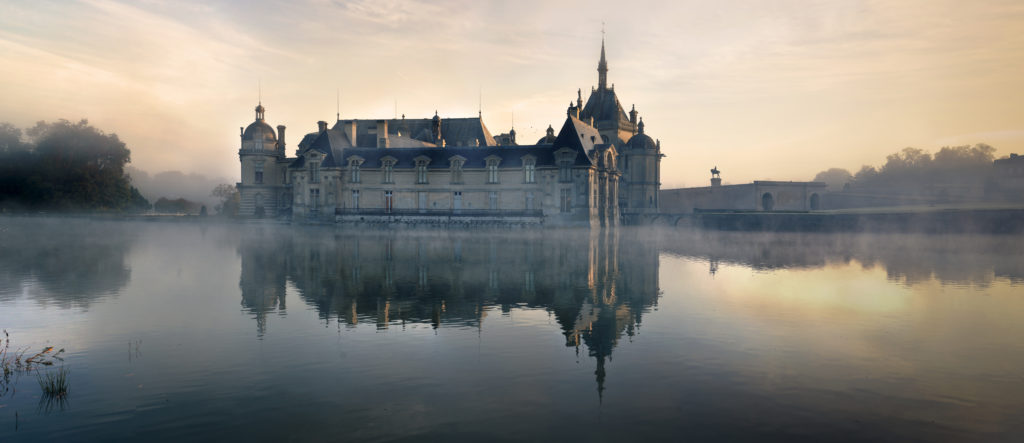 Château de Chantilly dans la brume